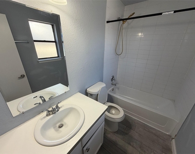 1431 Hyridge Cir - Photo Thumbnail 7