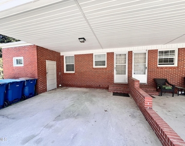 807 N Ellis Avenue - Photo Thumbnail 14