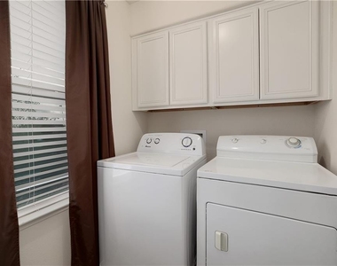 18410 Mammoth Cave Blvd - Photo Thumbnail 10
