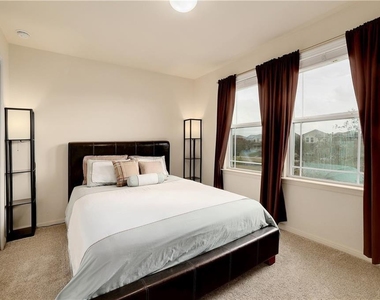 18410 Mammoth Cave Blvd - Photo Thumbnail 9