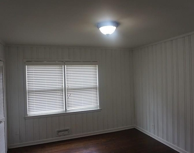 1403 Stephens Drive Ne - Photo Thumbnail 6