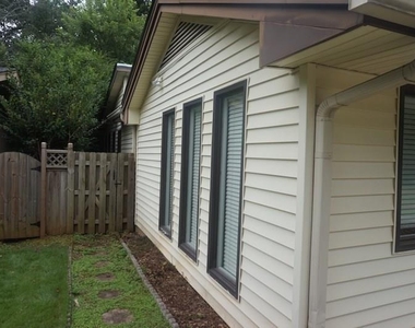 1403 Stephens Drive Ne - Photo Thumbnail 18