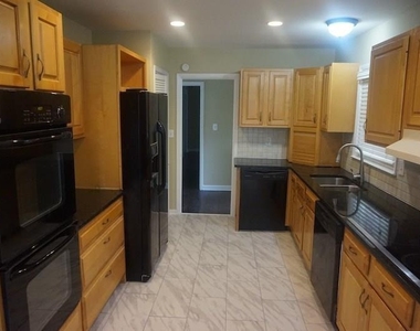 1403 Stephens Drive Ne - Photo Thumbnail 1