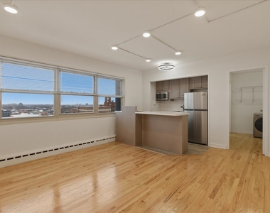 5630 N Sheridan Road - Photo Thumbnail 4