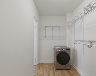 5630 N Sheridan Road - Photo Thumbnail 9