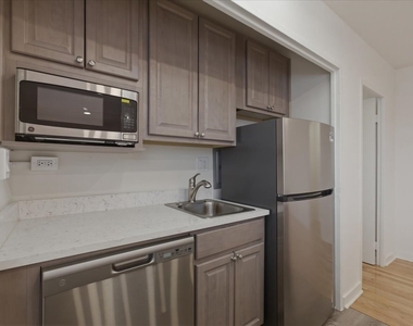 5630 N Sheridan Road - Photo Thumbnail 1
