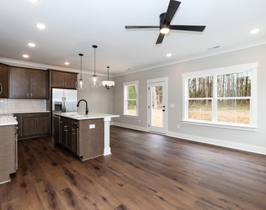 818 N Taylor Street - Photo Thumbnail 15