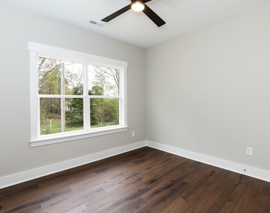 818 N Taylor Street - Photo Thumbnail 25