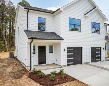 818 N Taylor Street - Photo Thumbnail 2