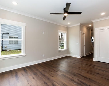 818 N Taylor Street - Photo Thumbnail 13