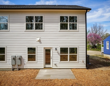 818 N Taylor Street - Photo Thumbnail 30
