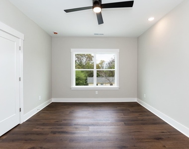 818 N Taylor Street - Photo Thumbnail 20