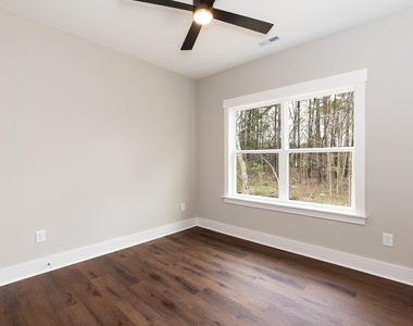 818 N Taylor Street - Photo Thumbnail 28