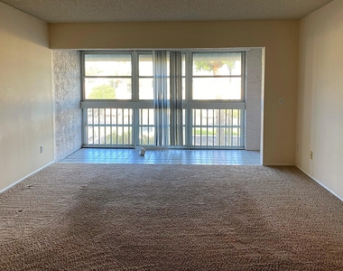 987 Sonesta Avenue Ne - Photo Thumbnail 2