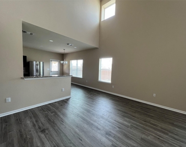441 Moulins Ln - Photo Thumbnail 2
