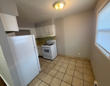 107 College Park Court - Photo Thumbnail 2