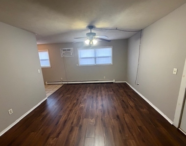 107 College Park Court - Photo Thumbnail 1