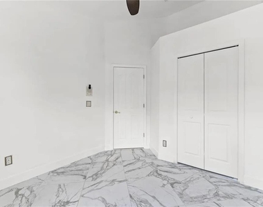 1437 Harbour Walk Road - Photo Thumbnail 21