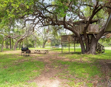 801 John Knox Rd - Photo Thumbnail 17