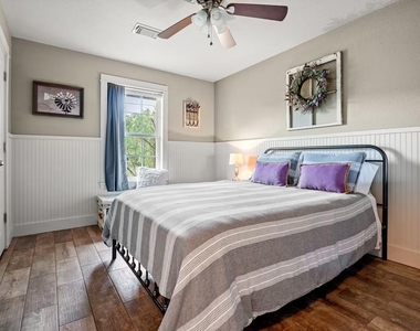 801 John Knox Rd - Photo Thumbnail 15