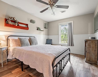 801 John Knox Rd - Photo Thumbnail 13