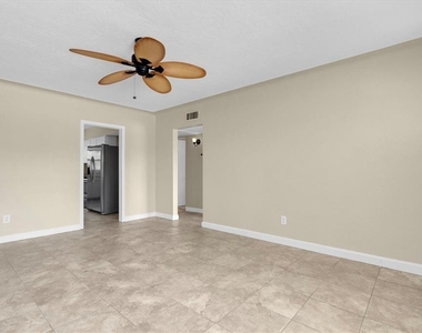 333 72nd Avenue - Photo Thumbnail 5