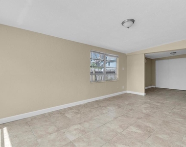 333 72nd Avenue - Photo Thumbnail 22