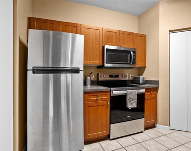 2141 Portofino Place - Photo Thumbnail 16