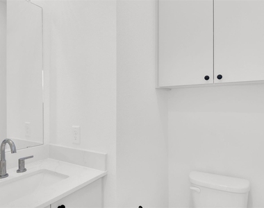 7208 Providence Ave - Photo Thumbnail 10