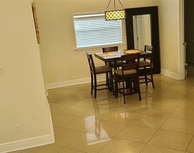807 Turner Street - Photo Thumbnail 2