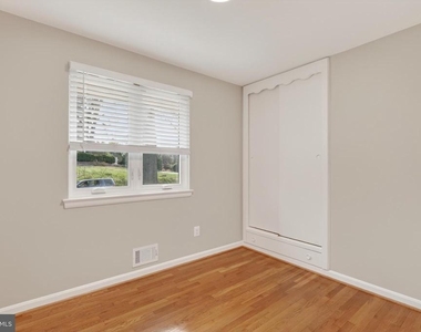 4625 Strathblane Place - Photo Thumbnail 7