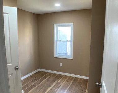4523 Parrish Street - Photo Thumbnail 31