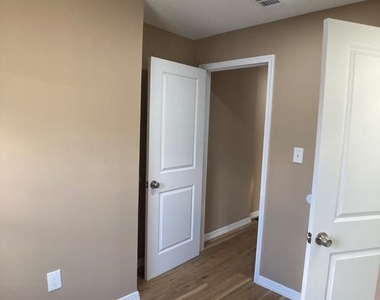 4523 Parrish Street - Photo Thumbnail 36