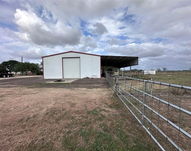 1204 County Road 408 - Photo Thumbnail 4