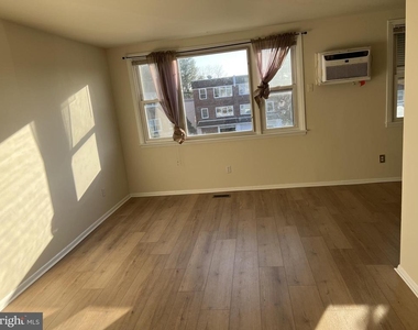 205 E Erica Place - Photo Thumbnail 1