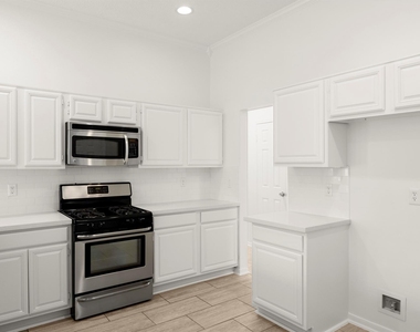 16014 Lakestone Drive - Photo Thumbnail 7