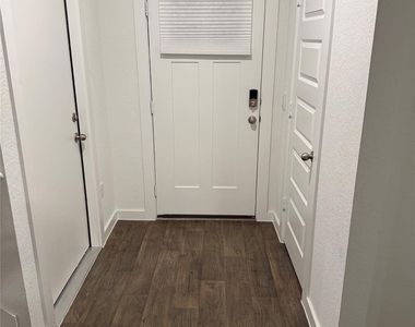 204 James River Dr - Photo Thumbnail 7