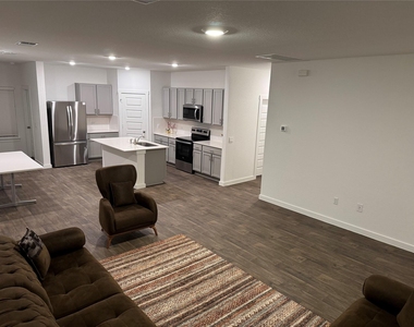 204 James River Dr - Photo Thumbnail 11