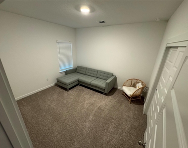 204 James River Dr - Photo Thumbnail 16