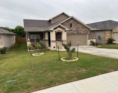 204 James River Dr - Photo Thumbnail 2