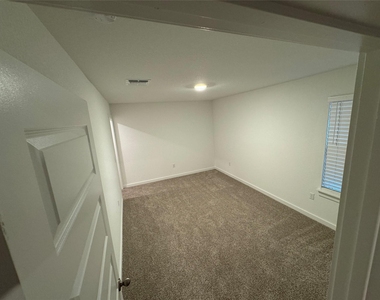 204 James River Dr - Photo Thumbnail 24