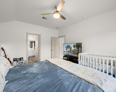 1054 Great Barracuda Lane - Photo Thumbnail 17