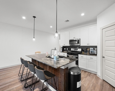 1054 Great Barracuda Lane - Photo Thumbnail 10