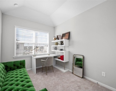 15862 Blair Castle Drive - Photo Thumbnail 9