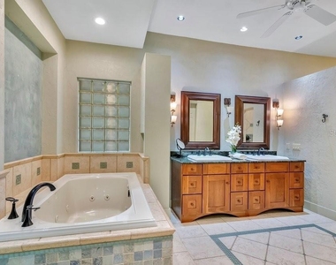 10577 Down Lakeview Circle - Photo Thumbnail 47