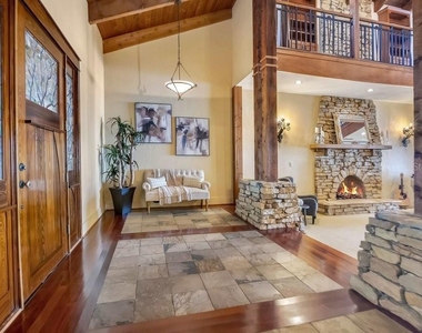 10577 Down Lakeview Circle - Photo Thumbnail 11