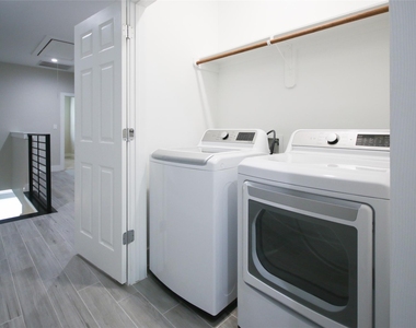 5113 Hershe Street - Photo Thumbnail 30