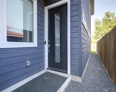 5113 Hershe Street - Photo Thumbnail 1