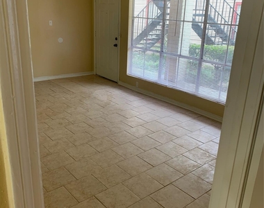 10110 Westview Drive - Photo Thumbnail 5