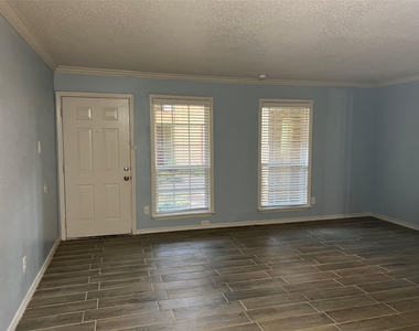 10110 Westview Drive - Photo Thumbnail 2